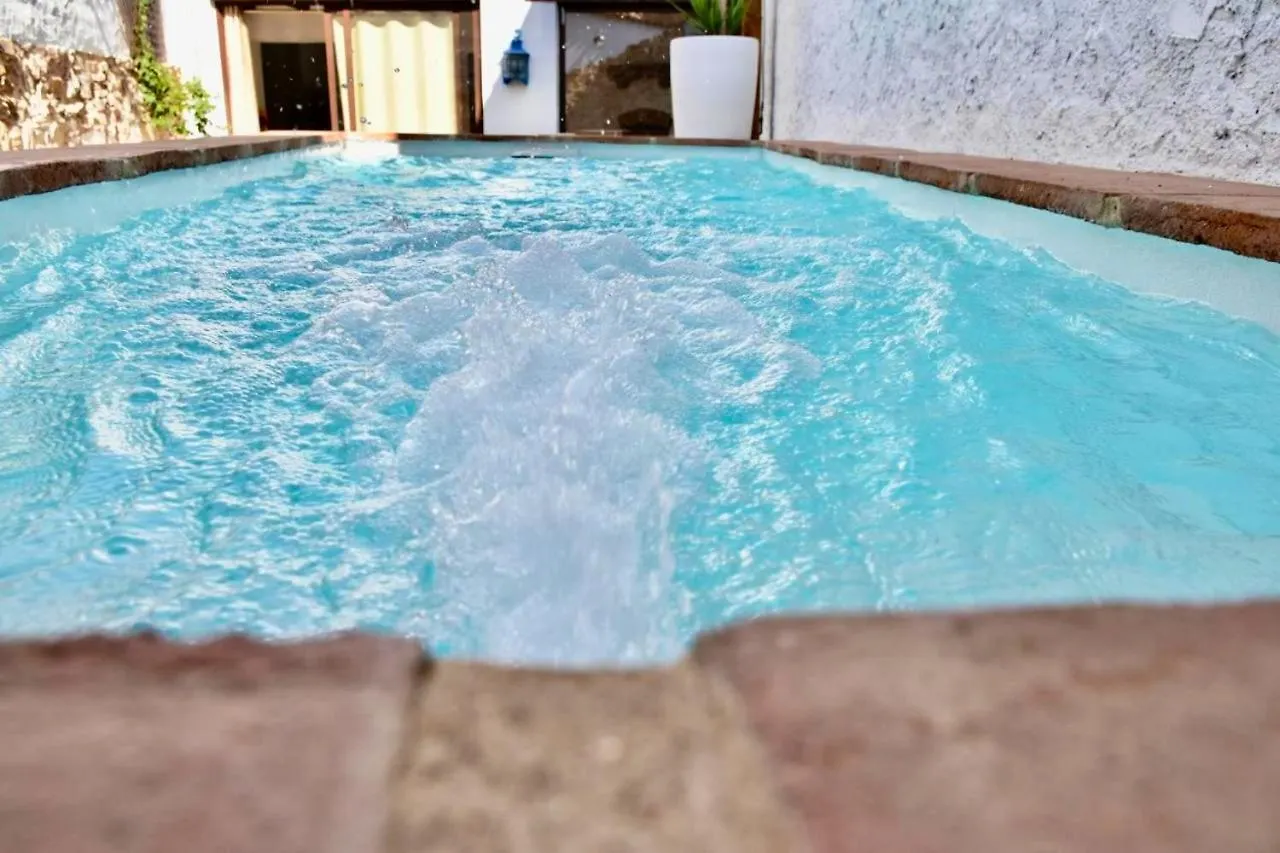 Charming Villa In Santa Elena With Private Poolel